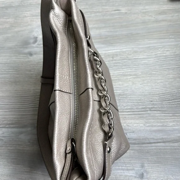 Coach metallic champagne silver pebbled leather chain duffle convertible handbag - Picture 7 of 13